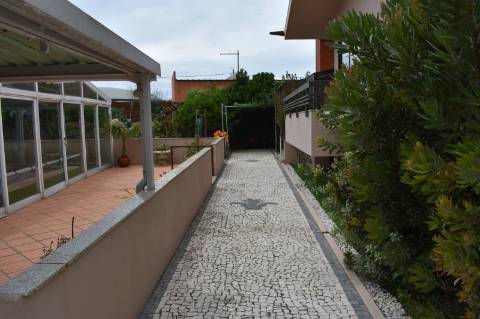 Vila Do Conde: Moradia soberba, grandes áreas c/ espaços independentes, piscina coberta aquecida!