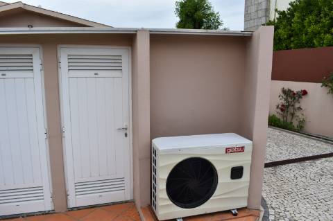 Vila Do Conde: Moradia soberba, grandes áreas c/ espaços independentes, piscina coberta aquecida!