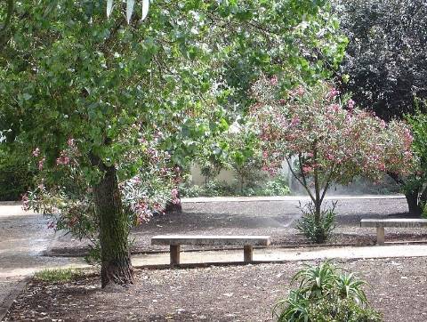 BENFICA - AO LADO DO Colombo: elevadores directos à rua, escadas, portão automático!