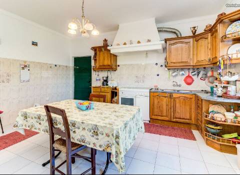 Alentejo: Quinta grande de 2,7 hectares, casa principal e anexos - rigorosamente impecável!