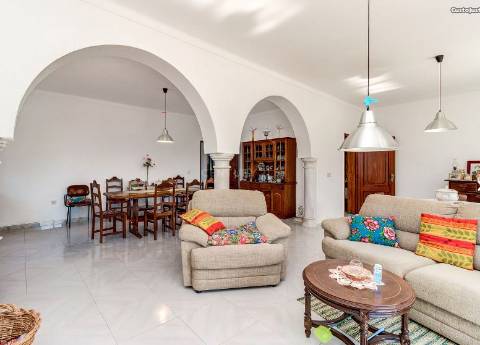 Alentejo: Quinta grande de 2,7 hectares, casa principal e anexos - rigorosamente impecável!