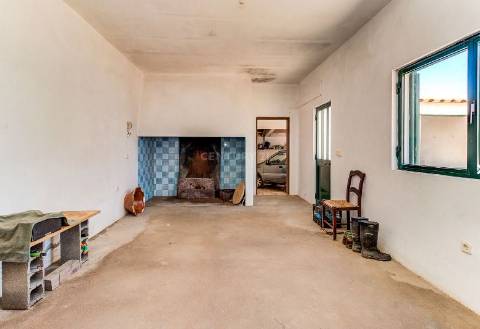 Alentejo: Quinta grande de 2,7 hectares, casa principal e anexos - rigorosamente impecável!