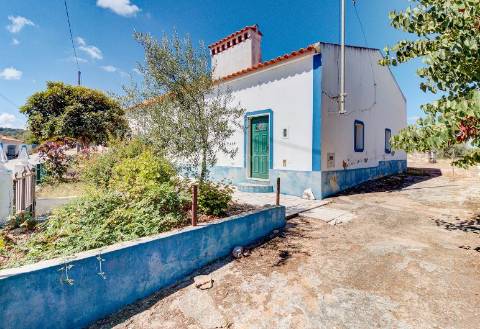 Alentejo: Quinta grande de 2,7 hectares, casa principal e anexos - rigorosamente impecável!
