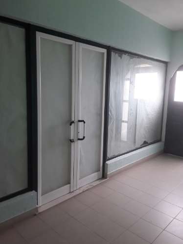 Loja escritório em Aveiras de Cima.