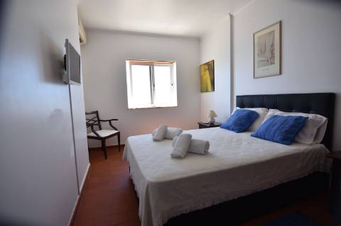 ALGARVE: Frente ao Mar, Armação de Pera (Residente não habitual), 9 meses/ Ano!