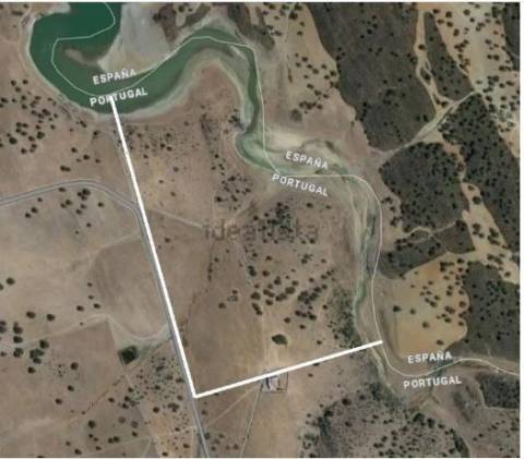 MOURÃO: 8 Kms, 21,6 hectares banhados pelo ALQUEVA (P/ 2 ancoradouros + casão 300 m2!