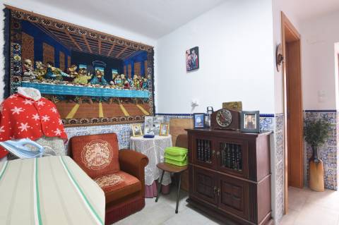 Mourão: grande moradia de RC+1ºandar pátio e anexos+2garagens!