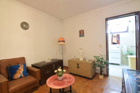 Mourão: grande moradia de RC+1ºandar pátio e anexos+2garagens!