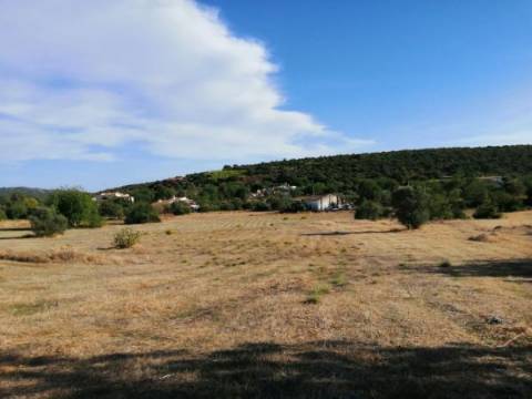 Projeto Aprovado, Ruína para recuperar com terreno de 13.480m2