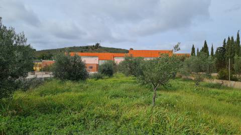 Armazém com 4.596m2