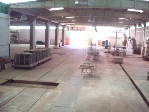 Armazém com 4.596m2