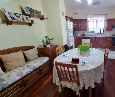 Vivenda V2+1, muito bem situada para venda em Olhão