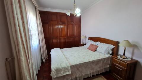 Vivenda V2+1, muito bem situada para venda em Olhão