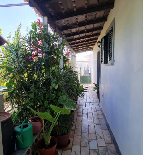 Vivenda V2+1, muito bem situada para venda em Olhão