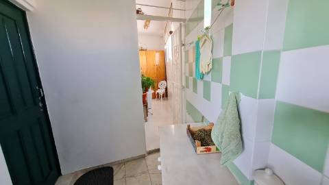 Vivenda V2+1, muito bem situada para venda em Olhão