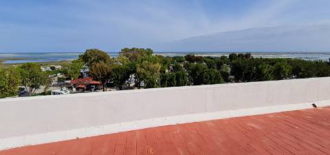 Apartamento usado T2+1 à venda na Fuseta