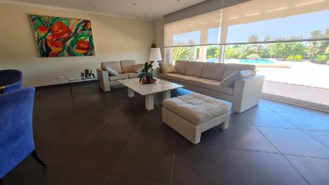 Moradia T3 +1 à venda na tranquila Luz de Tavira