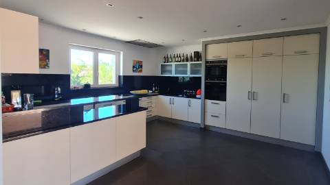 Moradia T3 +1 à venda na tranquila Luz de Tavira