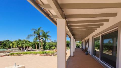 Moradia T3 +1 à venda na tranquila Luz de Tavira