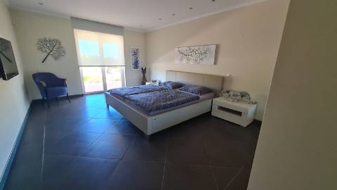 Moradia T3 +1 à venda na tranquila Luz de Tavira