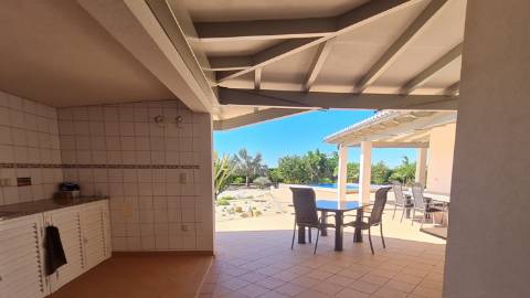 Moradia T3 +1 à venda na tranquila Luz de Tavira