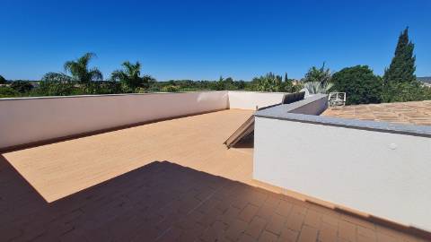 Moradia T3 +1 à venda na tranquila Luz de Tavira