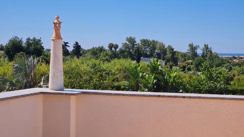 Moradia T3 +1 à venda na tranquila Luz de Tavira