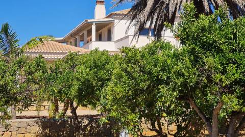 Moradia T3 +1 à venda na tranquila Luz de Tavira