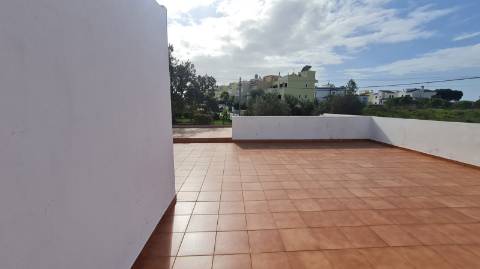 Casa de campo com várias divisões á venda em Luz de Tavira