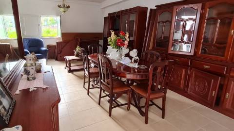 Casa de campo com várias divisões á venda em Luz de Tavira