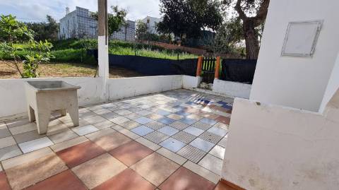 Casa de campo com várias divisões á venda em Luz de Tavira