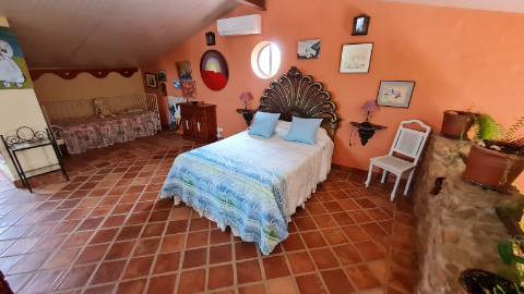 Moradia T3 com piscina á venda em Quelfes, Olhão