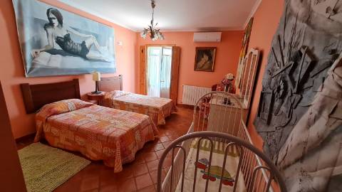 Moradia T3 com piscina á venda em Quelfes, Olhão