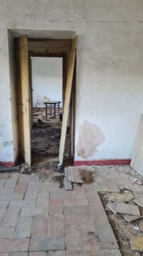 Terreno de 11ha, com casa para recuperar à venda em Santo Estevão Tavira