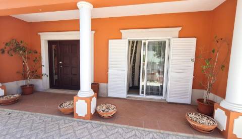 Vivenda V4 á venda em Tavira