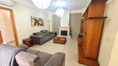 Vivenda V4 á venda em Tavira