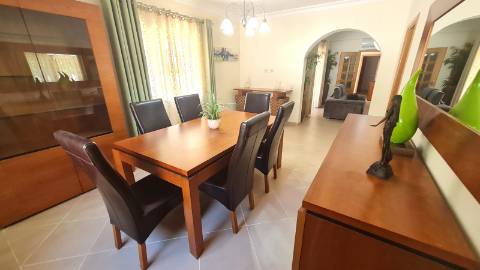 Vivenda V4 á venda em Tavira