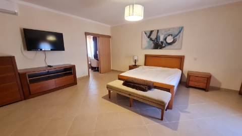 Vivenda V4 á venda em Tavira