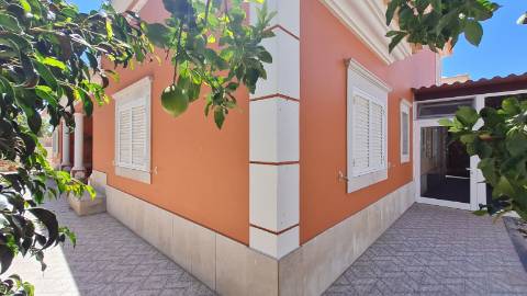 Vivenda V4 á venda em Tavira