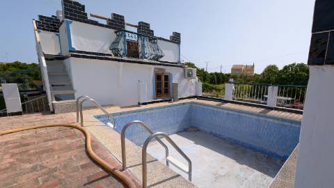 Casa de campo T4 com piscina á venda em Luz de Tavira