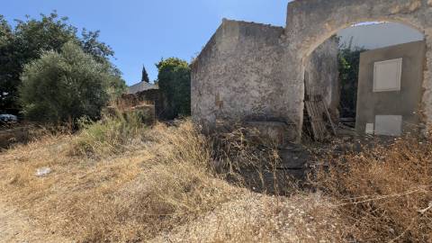 Terreno urbano com ruina à venda na Jordana, Moncarapacho