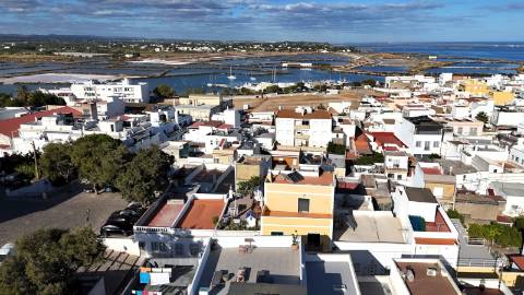 moradia para recuperar à venda na Fuzeta