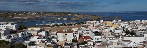 moradia para recuperar à venda na Fuzeta