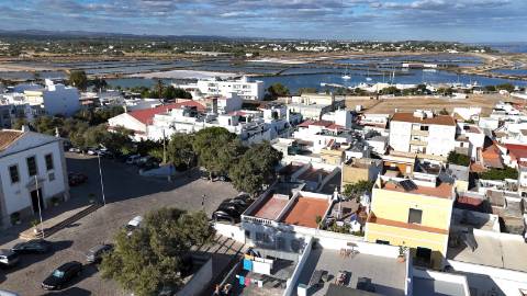 moradia para recuperar à venda na Fuzeta