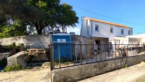Casa à venda em Luz de Tavira em fase final de recuperação