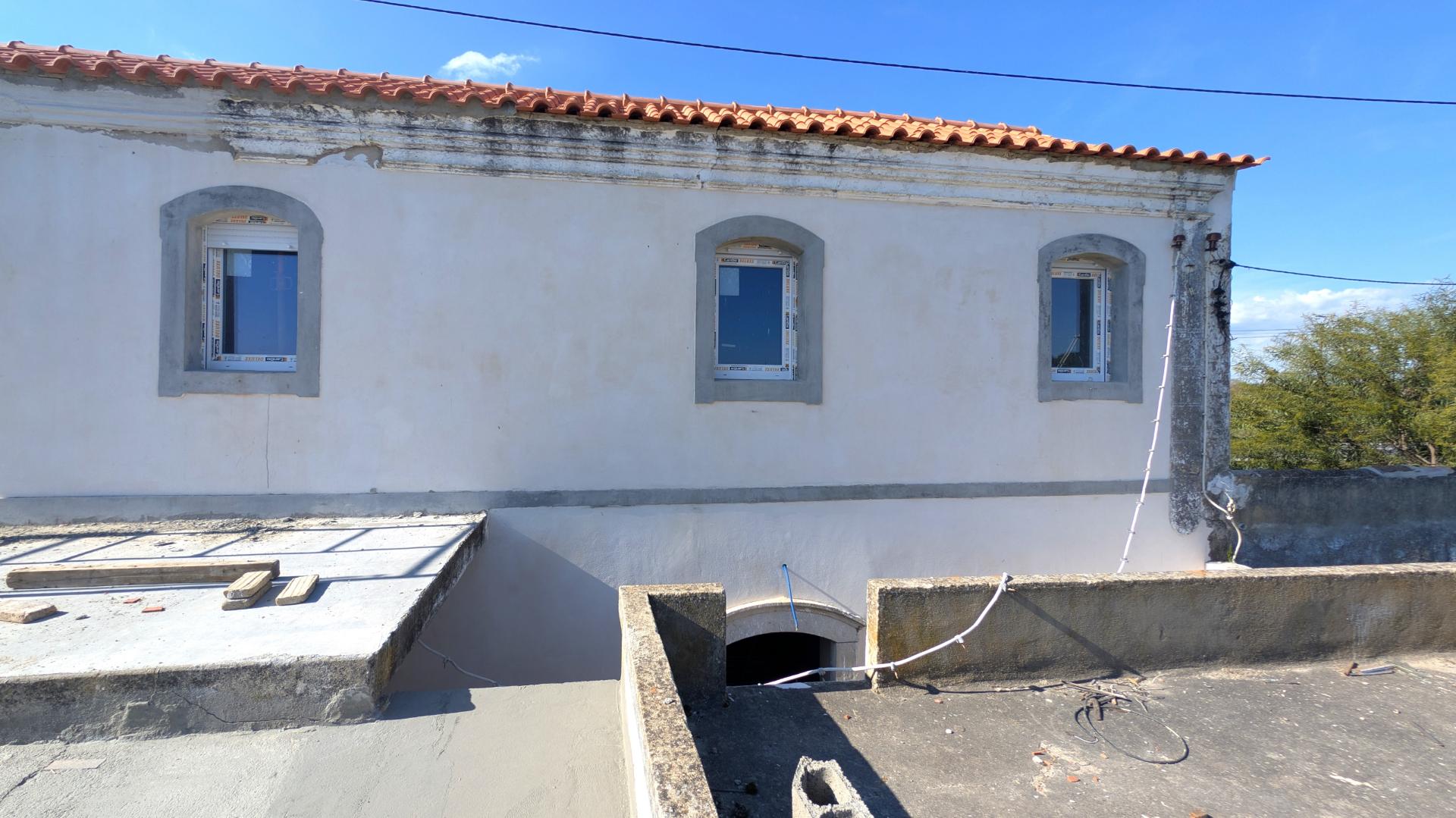 Casa à venda em Luz de Tavira em fase final de recuperação