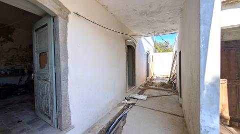 Casa à venda em Luz de Tavira em fase final de recuperação