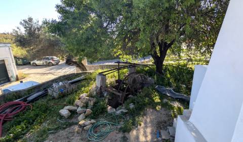 Casa à venda em Luz de Tavira em fase final de recuperação