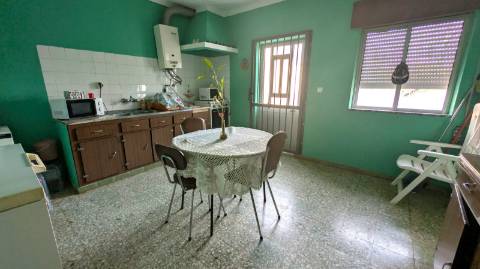 Dois imóveis numa propriedade: oportunidade em Santo Estêvão, Tavira