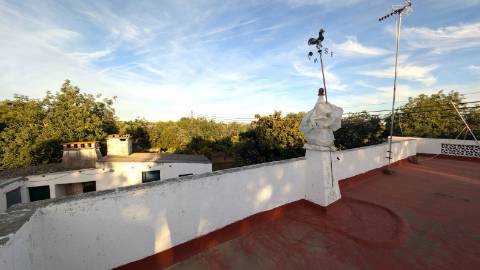 Dois imóveis numa propriedade: oportunidade em Santo Estêvão, Tavira